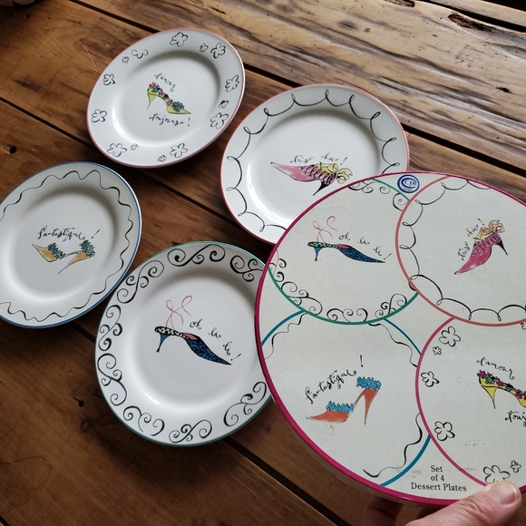 Rosanna Set of Four 8" Vintage High Heel Dessert Plates in Box - Picture 13 of 13